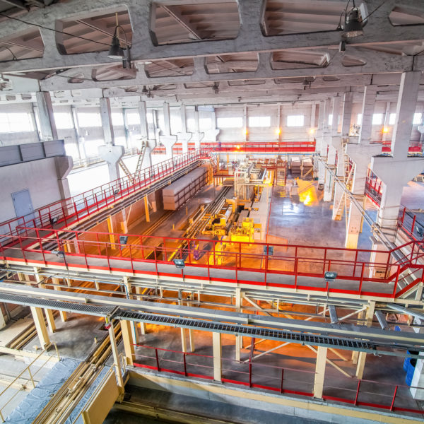 How Industrial Coolers Work in Factories or Warehouses / Fanmaster